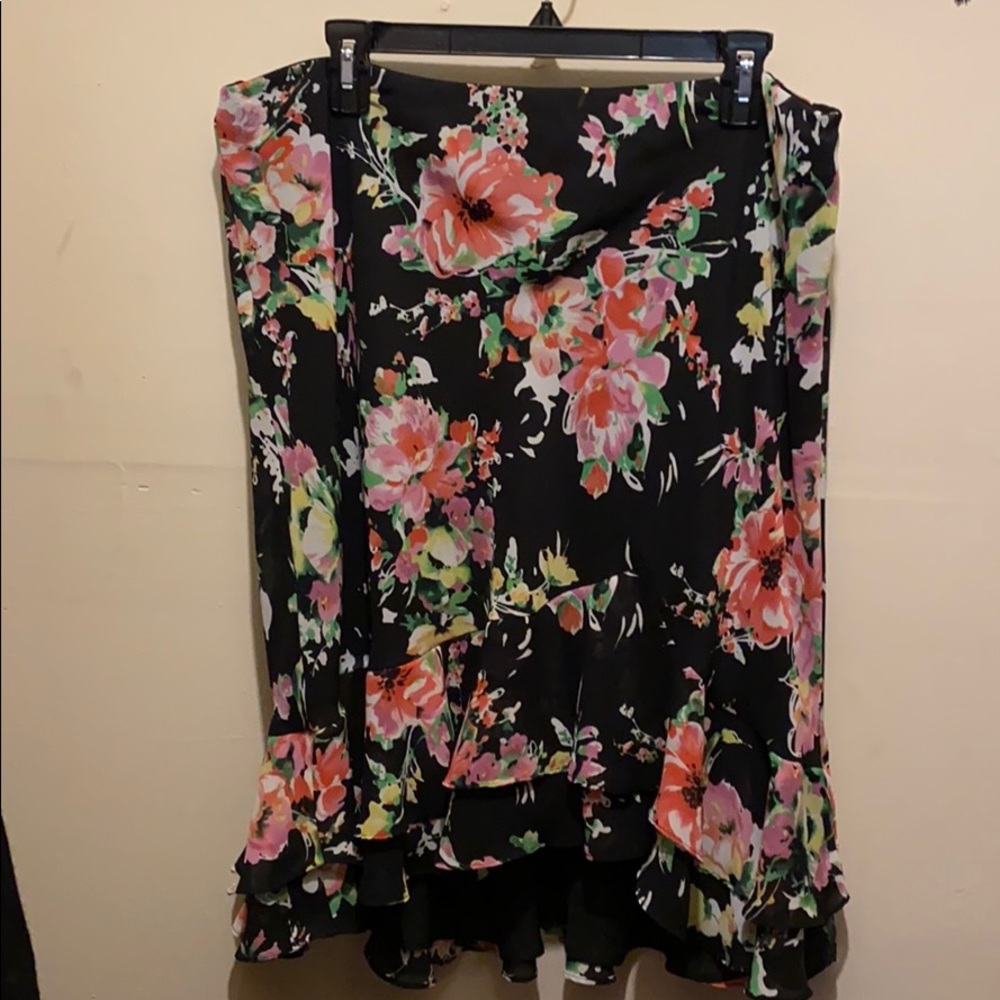 Chaps Black Floral Print Skirt Set
